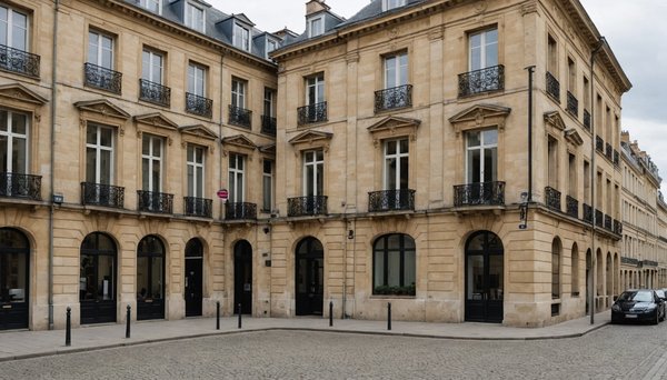 Comparatif des quartiers bordelais : avantages et inconvénients pour louer un bureau